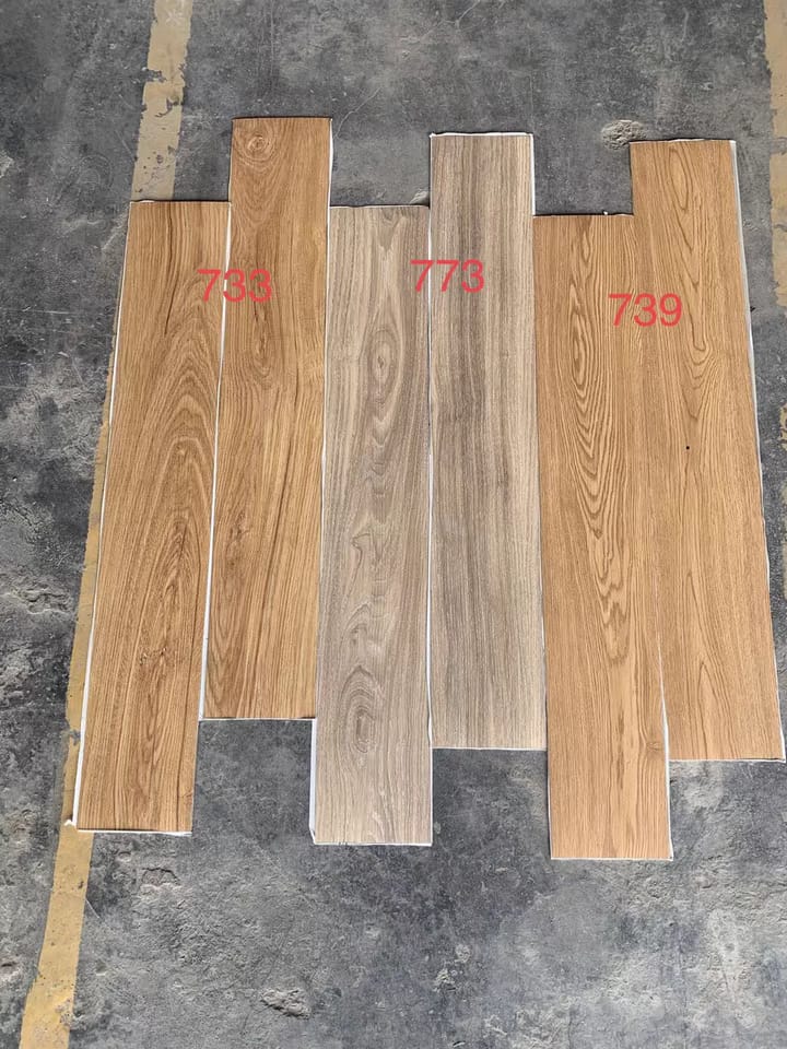 新款PVC木紋地板貼現代防水自粘客廳衛生間廚房家居地板裝飾914.4mm*152.4mm,厚度2MM（預訂） PVC膠地板