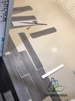 現貨PVC深灰色木紋地板貼現代防水自粘客廳衛生間廚房家居地板裝飾914.4mm*152.4mm,厚度2MM PVC膠地板